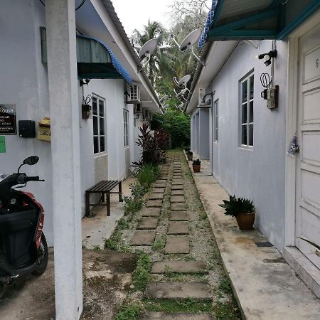 Oyo Home 90308 Chily Guest House Langkawi Exterior foto